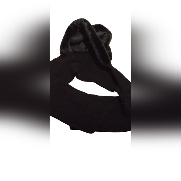 Winter Faux Hoody Scarf. NWOT. Never worn. Very soft and warm. - Picture 7 of 7